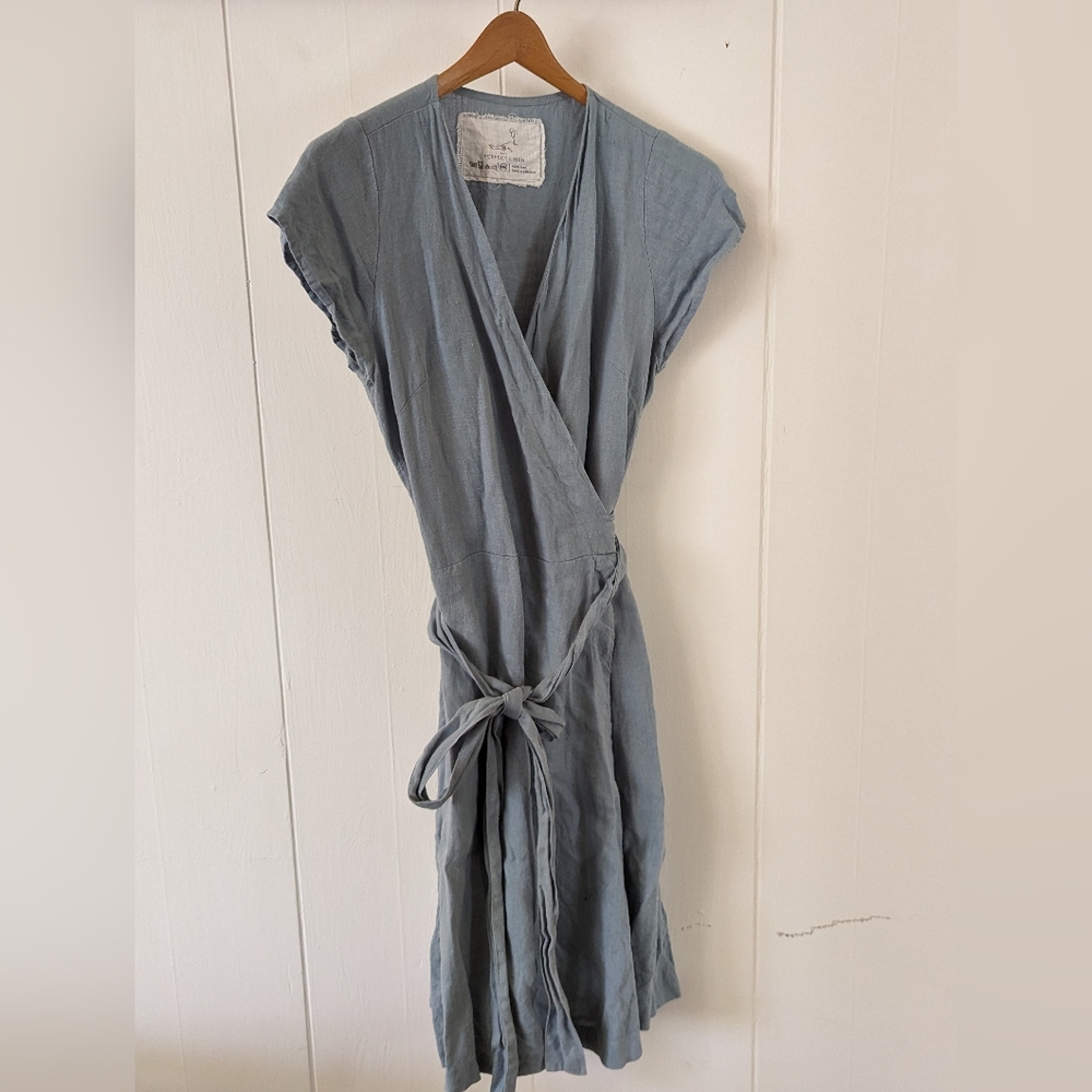 100%. Linen Wrap Dress Light Blue/Grey